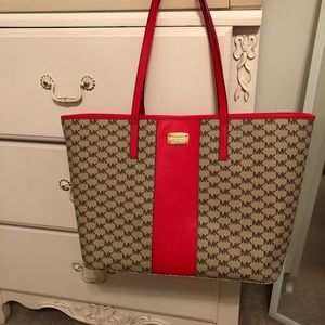 Authentic Micheal Kors jet setter tote in red!
